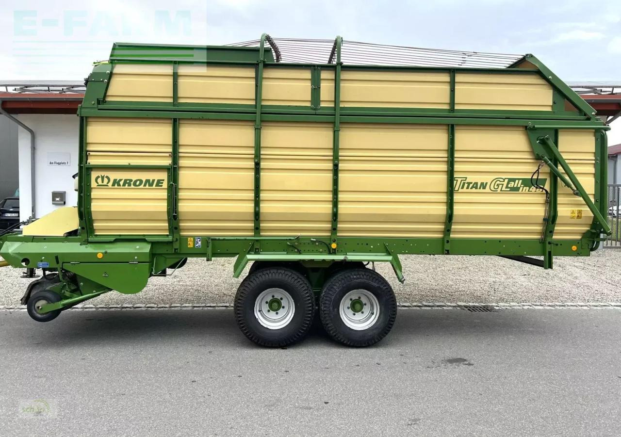Krone titan 6/48 gl all in - ein großer schwingen-ladewagen mit druckluftbremse - Ladewagen: das Bild 2 Krone titan 6/48 gl all in - ein großer schwingen-ladewagen mit druckluftbremse - Ladewagen: das Bild 2
