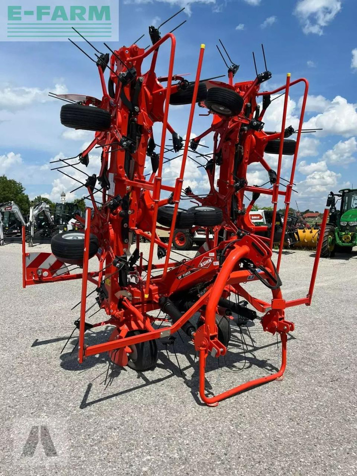 Kuhn gf 10803 - Heuwender/ Wenderechen: das Bild 3 Kuhn gf 10803 - Heuwender/ Wenderechen: das Bild 3