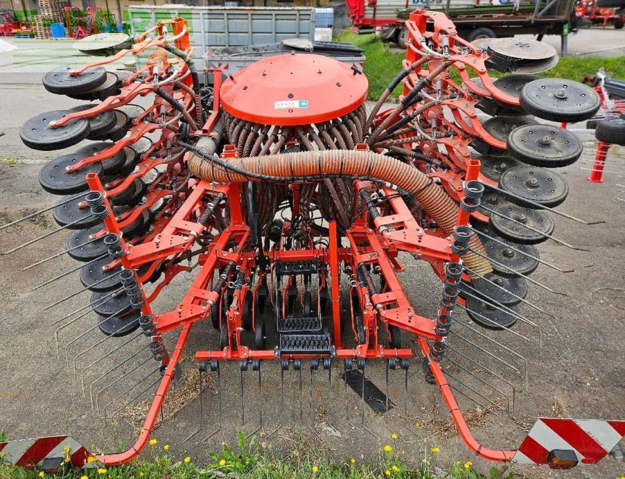 Kuhn hr5004dr+btfr5000-40dd+tf1512 - Säkombination: das Bild 4 Kuhn hr5004dr+btfr5000-40dd+tf1512 - Säkombination: das Bild 4