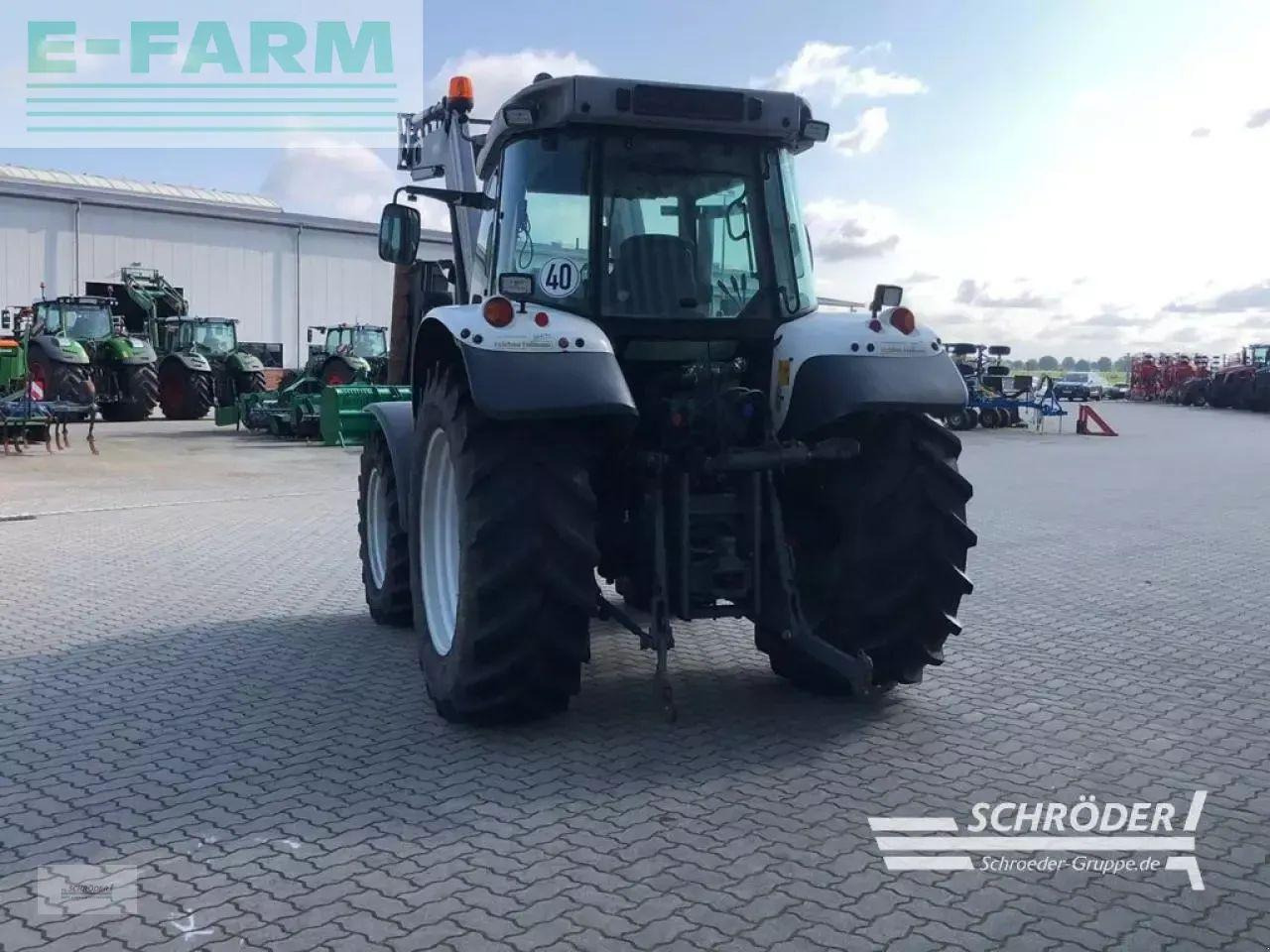 Massey Ferguson 5430 dyna-4 - Traktor: das Bild 3 Massey Ferguson 5430 dyna-4 - Traktor: das Bild 3