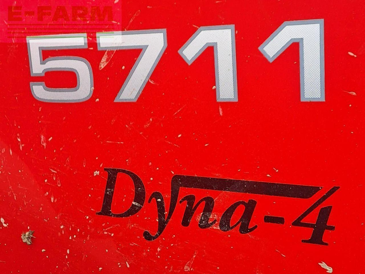 Traktor Massey Ferguson 5711 DYNA 4: das Bild 6
