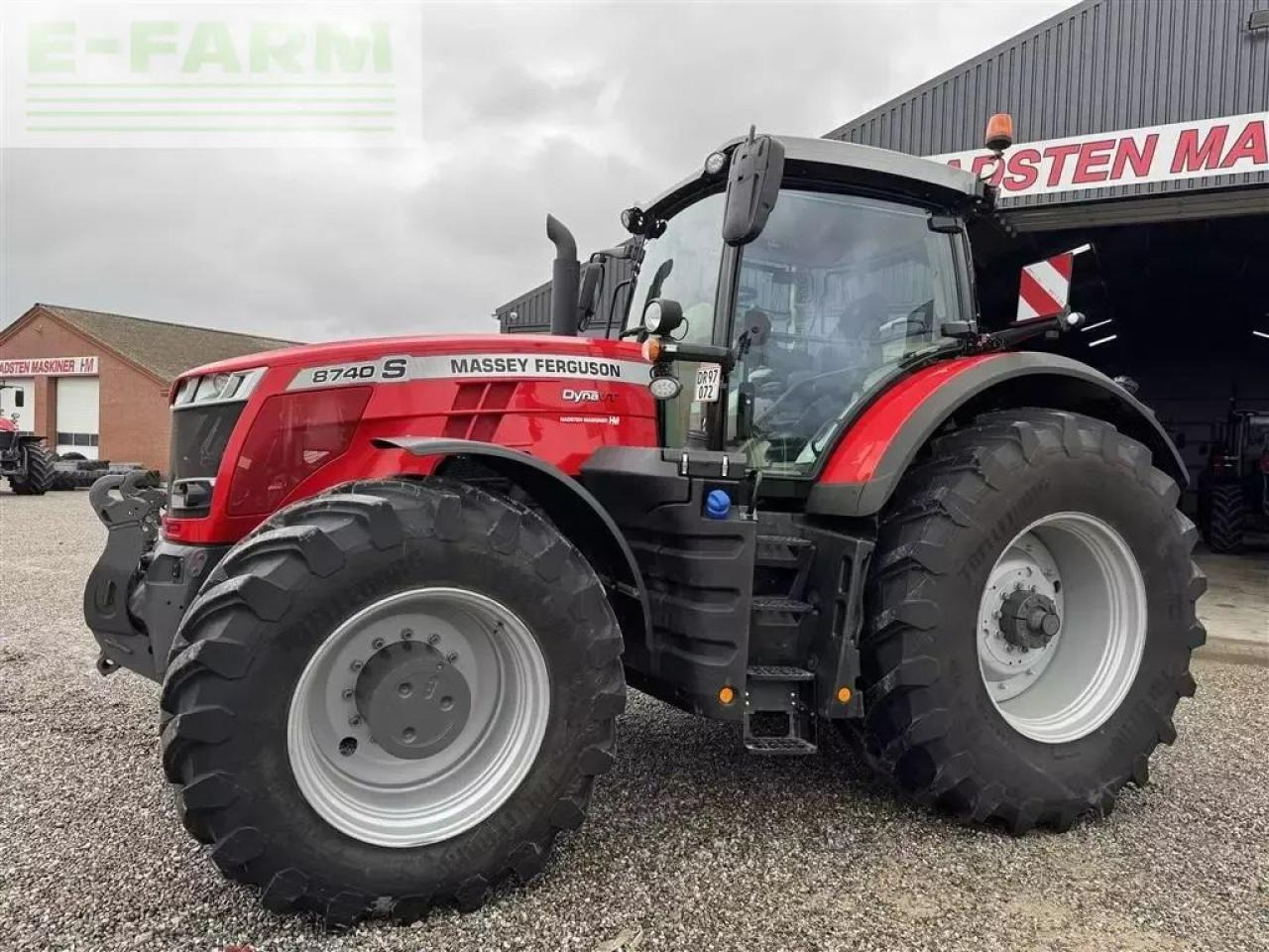 Massey Ferguson 8740s dyna vt exclusive Exclusive - Traktor: das Bild 2 Massey Ferguson 8740s dyna vt exclusive Exclusive - Traktor: das Bild 2