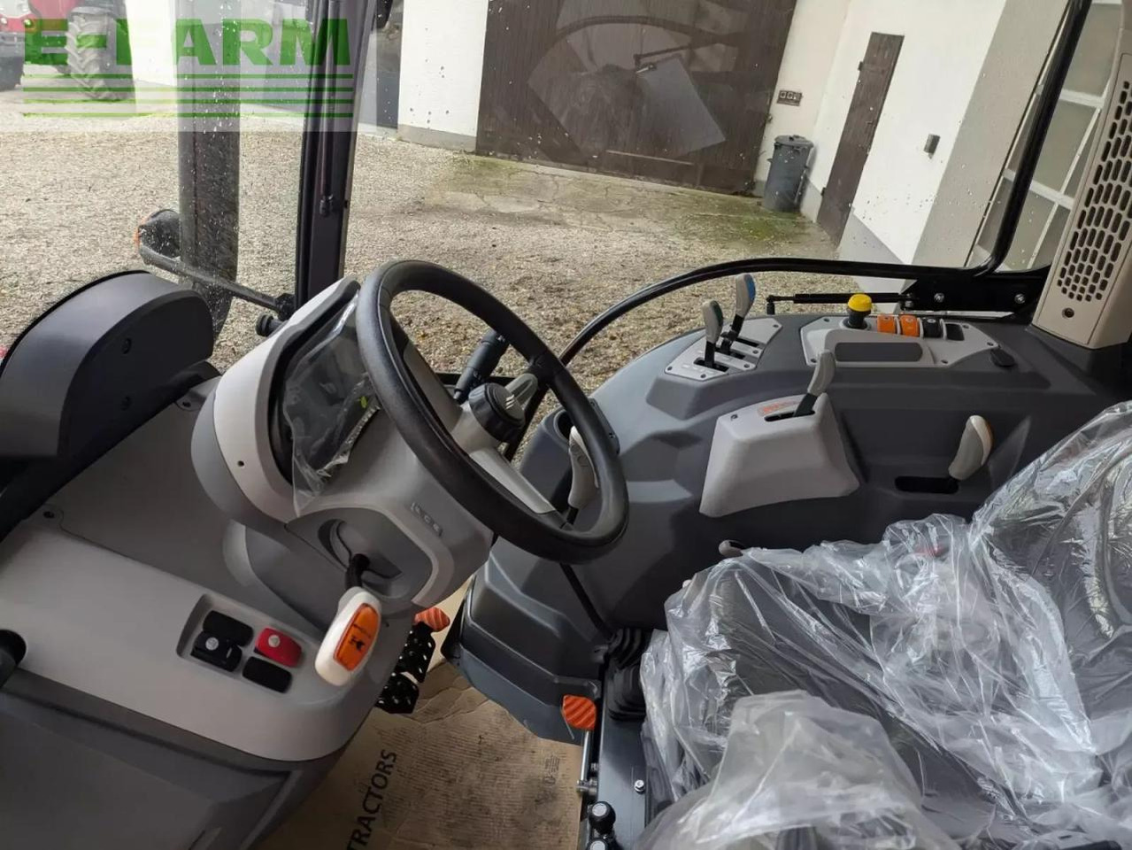 McCormick x4.080 - Traktor: das Bild 4 McCormick x4.080 - Traktor: das Bild 4