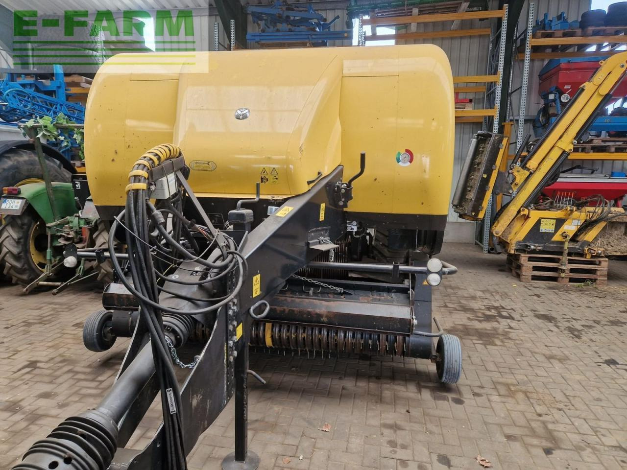New Holland bb 9070 - Packenpresse: das Bild 2 New Holland bb 9070 - Packenpresse: das Bild 2