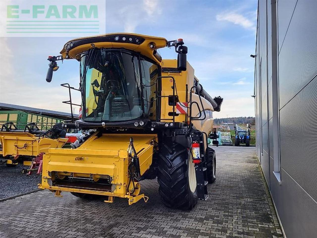 New Holland cx 8.80 allrad - Mähdrescher: das Bild 2 New Holland cx 8.80 allrad - Mähdrescher: das Bild 2