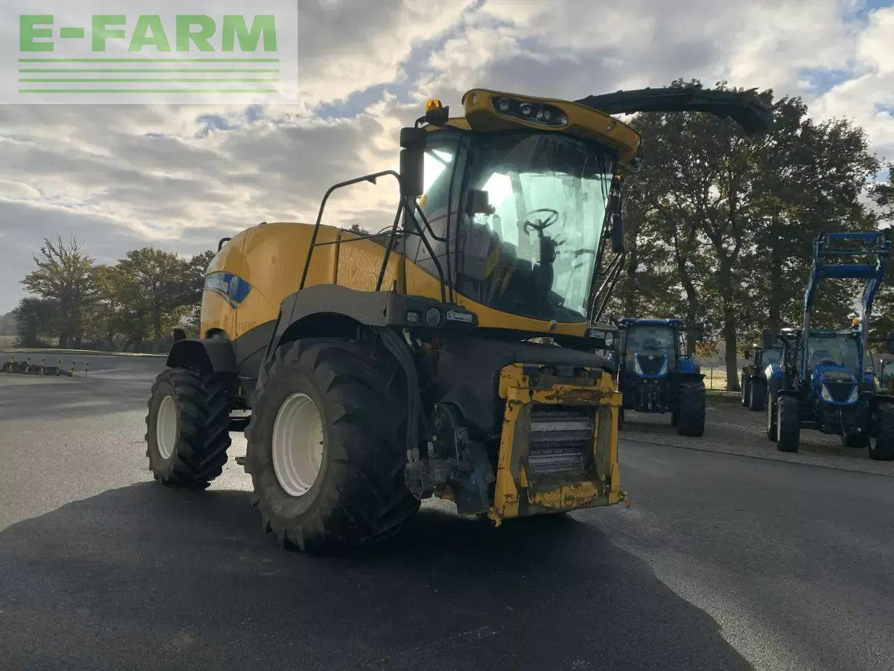 New Holland fr 600 - Feldhäcksler: das Bild 2 New Holland fr 600 - Feldhäcksler: das Bild 2