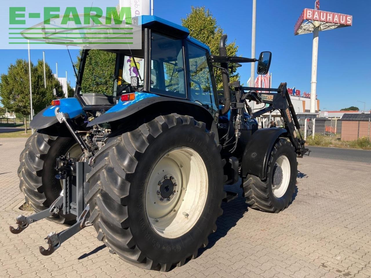 New Holland m 135 - Traktor: das Bild 5 New Holland m 135 - Traktor: das Bild 5