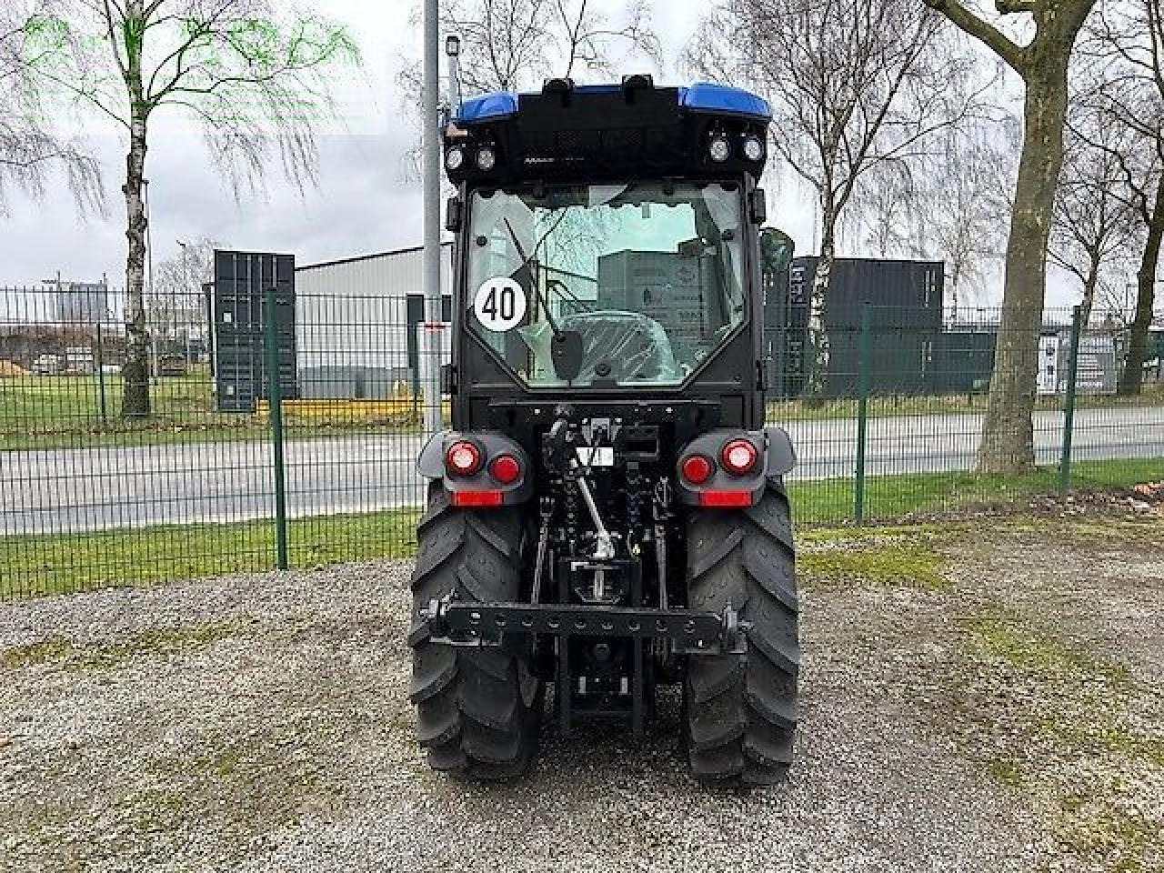 New Holland t4.100 n my19 N - Traktor: das Bild 4 New Holland t4.100 n my19 N - Traktor: das Bild 4