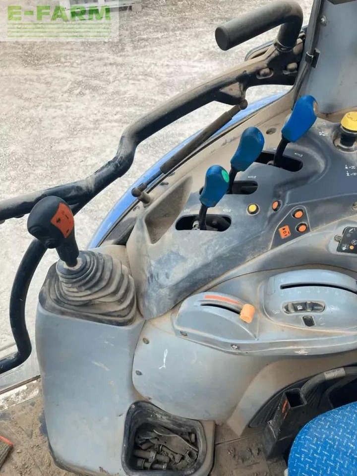 New Holland t5 95 electro command - Traktor: das Bild 3 New Holland t5 95 electro command - Traktor: das Bild 3