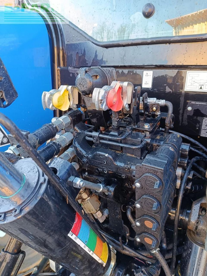 Traktor New Holland t6.145 dynamic command sidewinder ii: das Bild 7