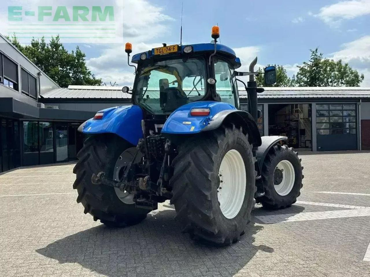 New Holland t6030 rc - Traktor: das Bild 4 New Holland t6030 rc - Traktor: das Bild 4