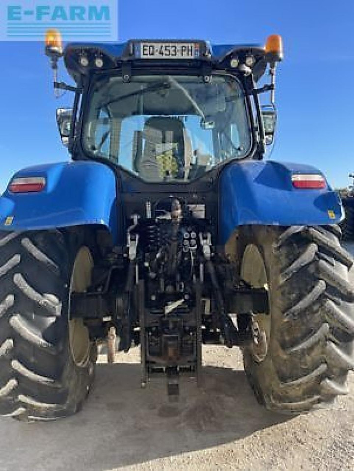 New Holland t7.210 - Traktor: das Bild 3 New Holland t7.210 - Traktor: das Bild 3