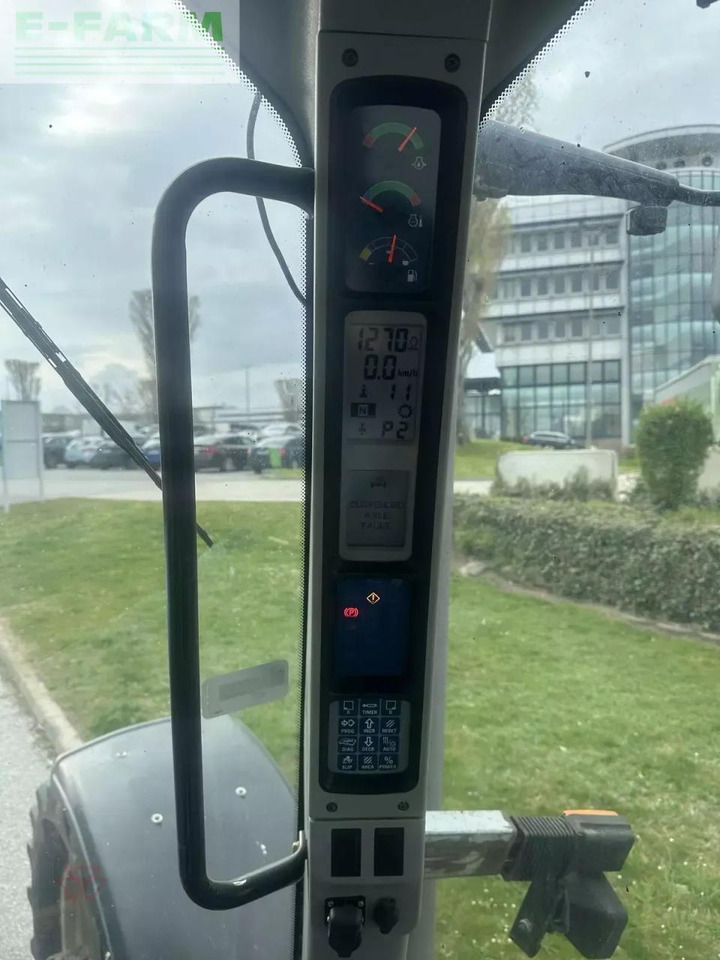 Traktor New Holland t8040: das Bild 11