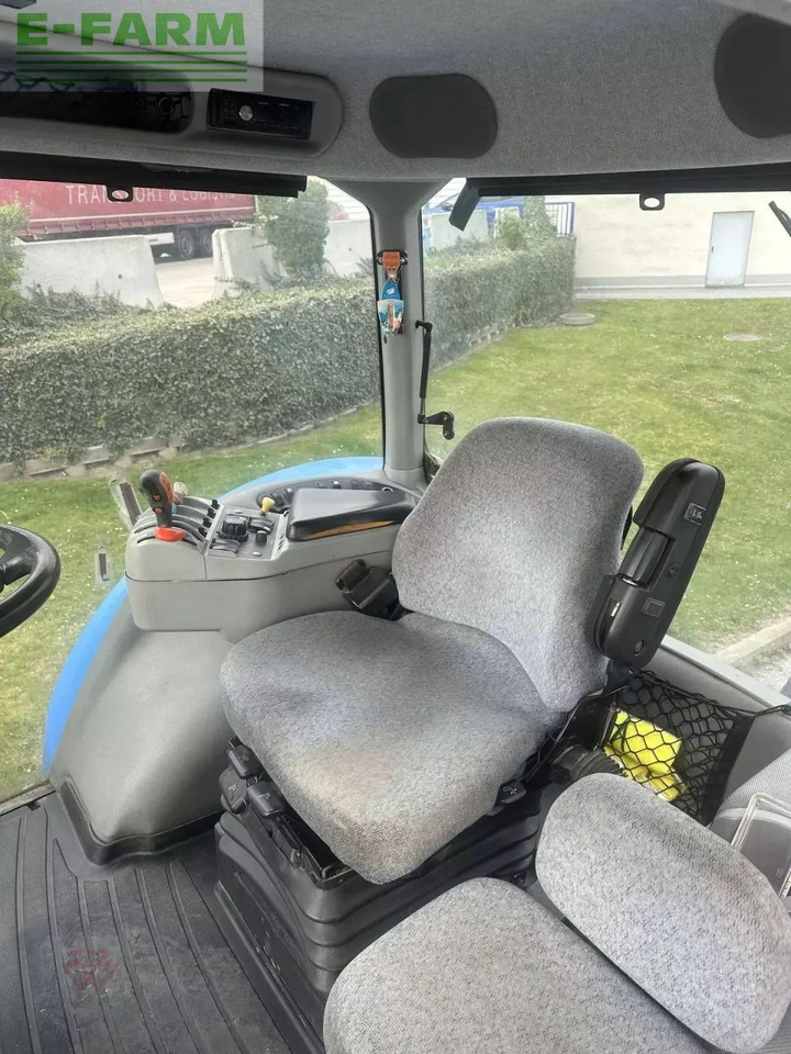 Traktor New Holland t8040: das Bild 9