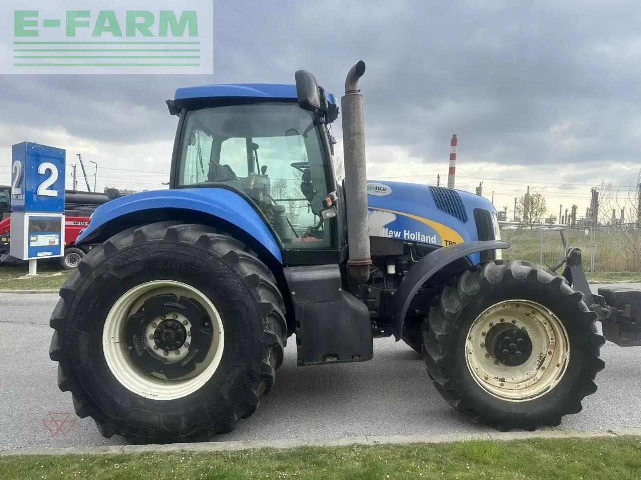 Traktor New Holland t8040: das Bild 7