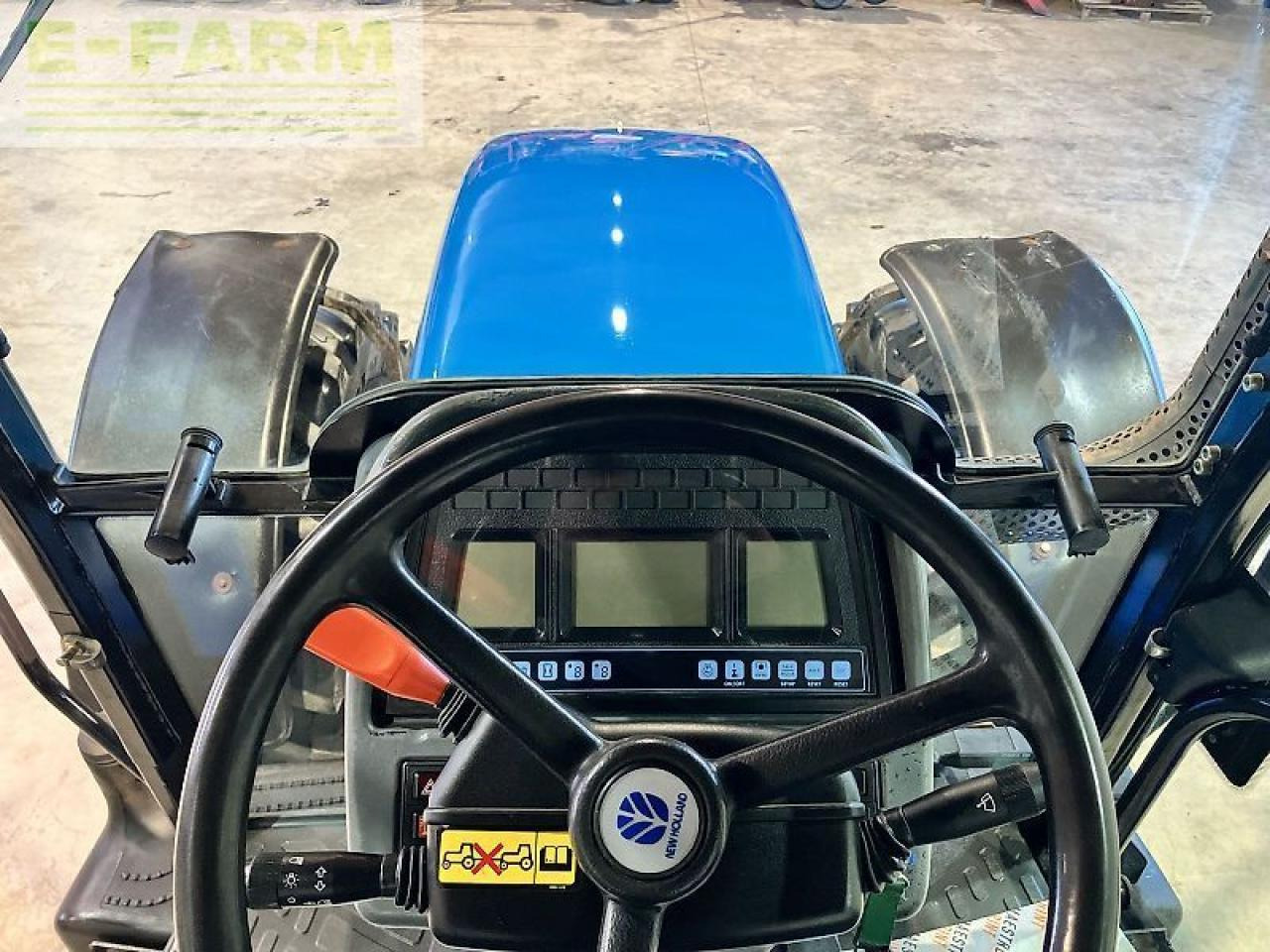 Traktor New Holland tm 150: das Bild 16