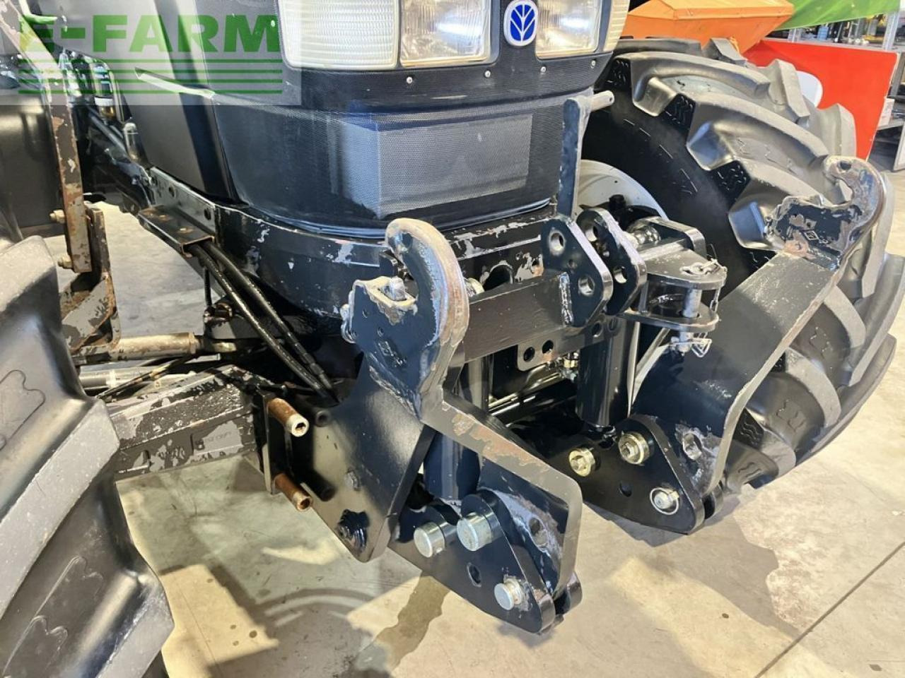 Traktor New Holland tm 150: das Bild 13