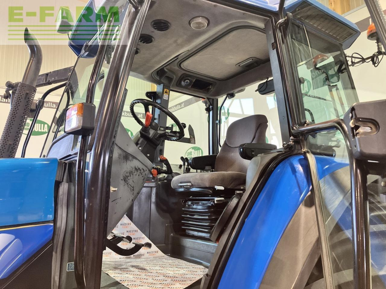 Traktor New Holland tm 150: das Bild 9