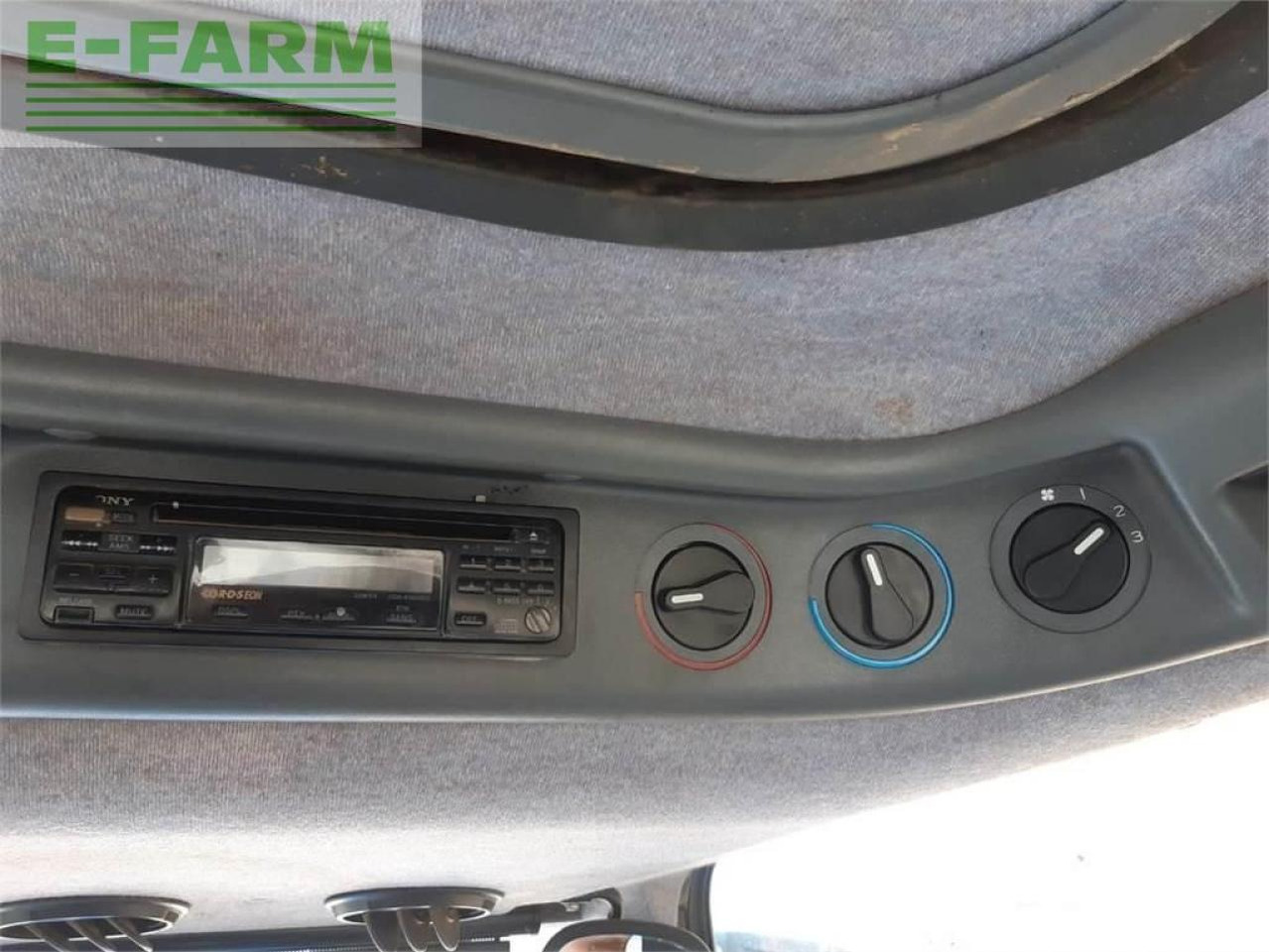 Traktor New Holland ts90: das Bild 14