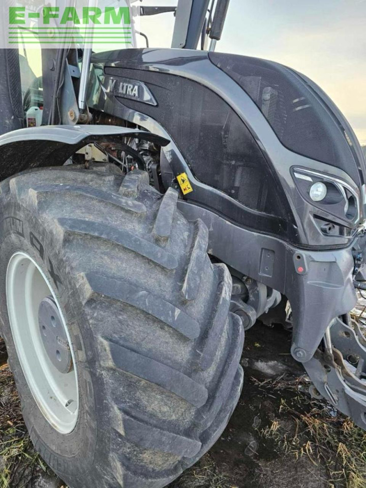 Traktor Valtra S294: das Bild 6