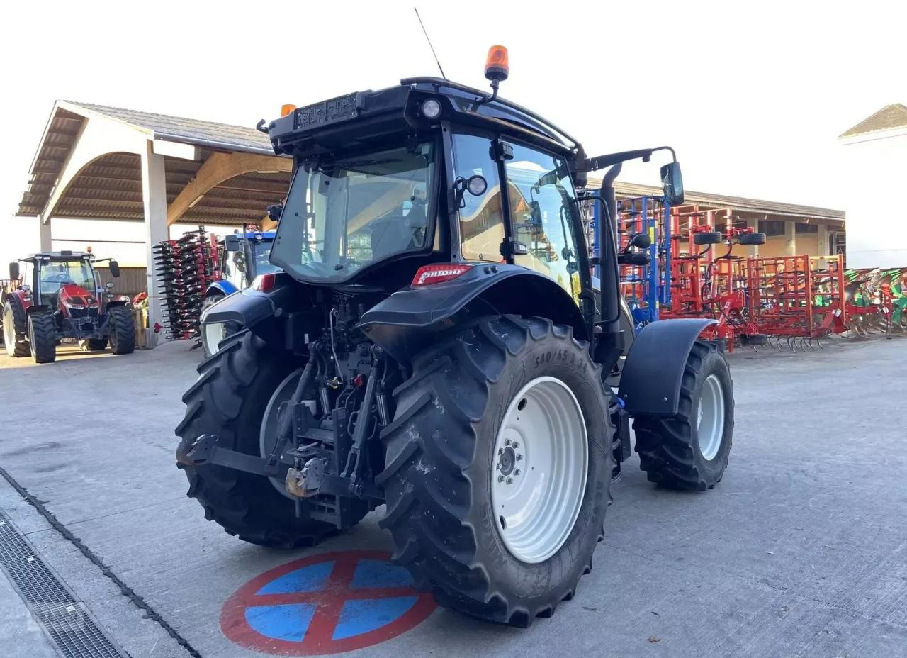 Valtra a 114 - Traktor: das Bild 5 Valtra a 114 - Traktor: das Bild 5