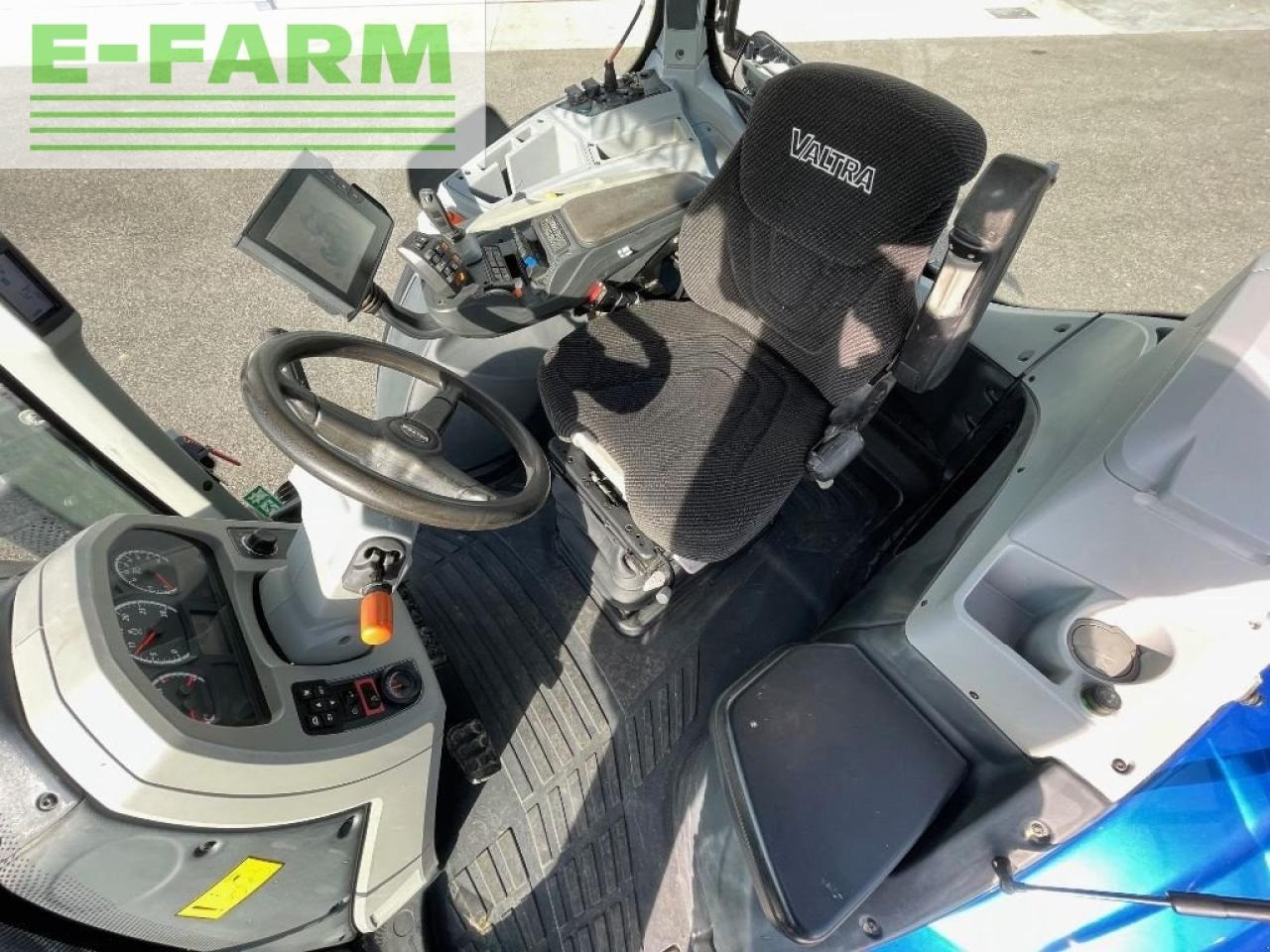 Traktor Valtra n 154: das Bild 8