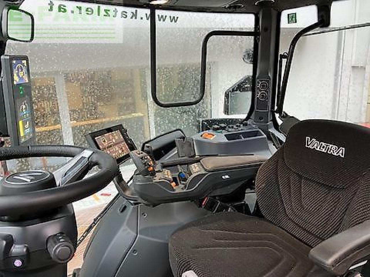 Valtra q305 - Traktor: das Bild 4 Valtra q305 - Traktor: das Bild 4