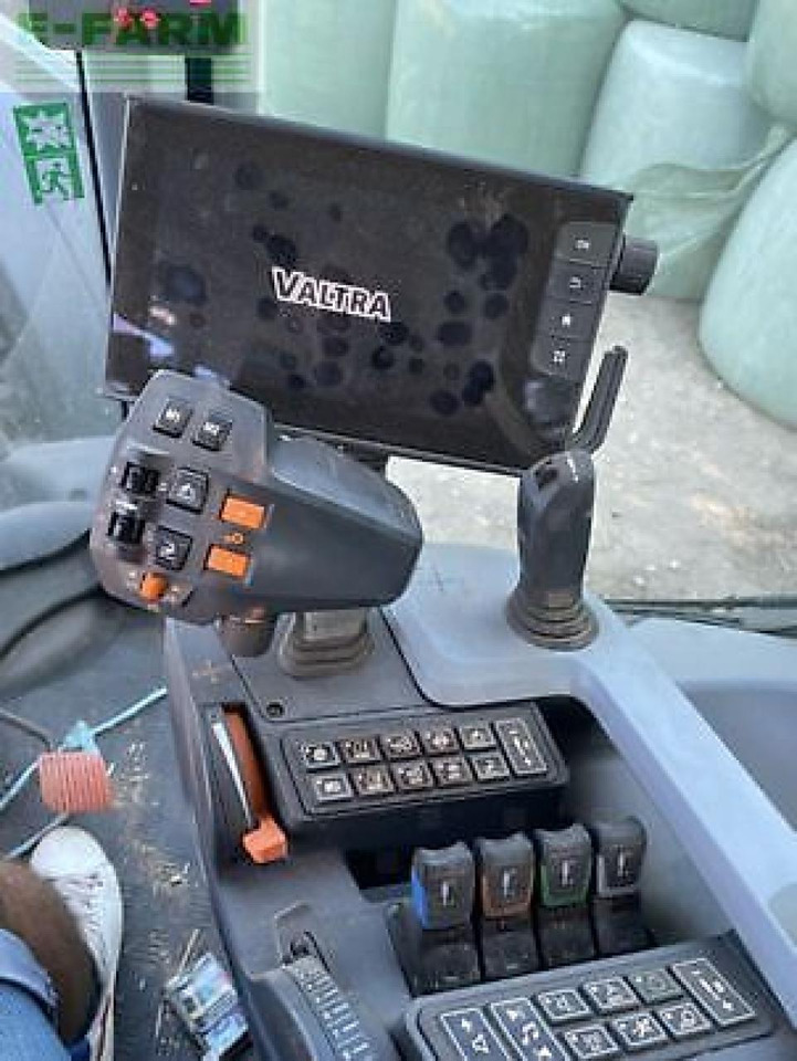 Valtra t235v - Traktor: das Bild 4 Valtra t235v - Traktor: das Bild 4