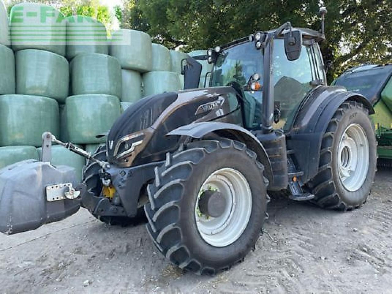 Valtra t235v - Traktor: das Bild 2 Valtra t235v - Traktor: das Bild 2