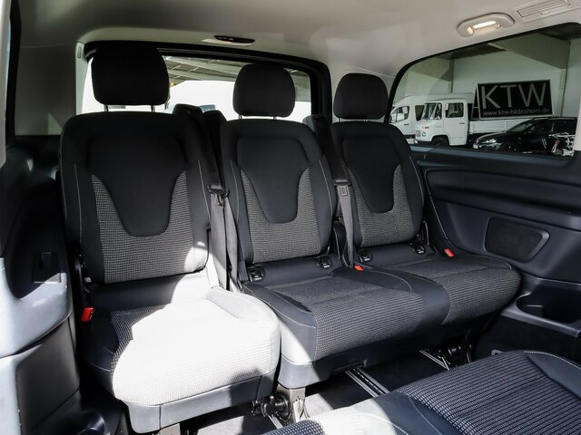 MERCEDES-BENZ EQV 300 lang,7Sitze,2xKlima,2Schiebetür el.,LED... - Kleinbus, Elektrobus: das Bild 4 MERCEDES-BENZ EQV 300 lang,7Sitze,2xKlima,2Schiebetür el.,LED... - Kleinbus, Elektrobus: das Bild 4