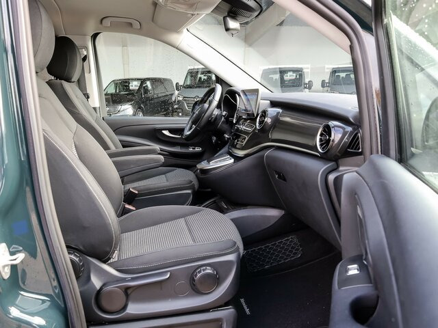 MERCEDES-BENZ EQV 300 lang,7Sitze,2xelektr.Schiebetür,EasyPack... - Personentransporter, Elektro-Transporter: das Bild 4 MERCEDES-BENZ EQV 300 lang,7Sitze,2xelektr.Schiebetür,EasyPack... - Personentransporter, Elektro-Transporter: das Bild 4