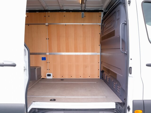 MERCEDES-BENZ Sprinter 317 CDI Kasten,L2H2,MBUX,Kamera - Kastenwagen: das Bild 2 MERCEDES-BENZ Sprinter 317 CDI Kasten,L2H2,MBUX,Kamera - Kastenwagen: das Bild 2