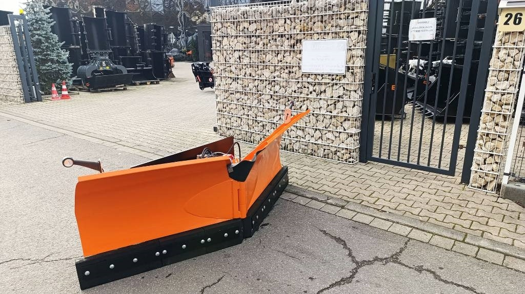 Pflug PU2100 Radlader Dreipunkt Komfort Steuerung - Schneepflug für Landmaschine: das Bild 1 Pflug PU2100 Radlader Dreipunkt Komfort Steuerung - Schneepflug für Landmaschine: das Bild 1