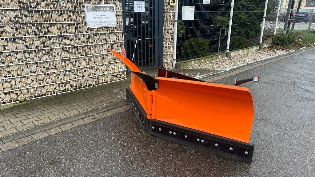 Schneeschild Planierschild hydraulisch 4-Wege PU-2 - Schneepflug für Landmaschine: das Bild 2 Schneeschild Planierschild hydraulisch 4-Wege PU-2 - Schneepflug für Landmaschine: das Bild 2