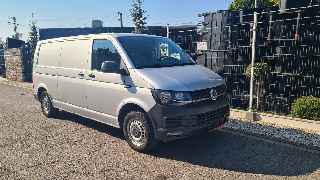 Volkswagen T5 2.0 TDI, Kasten, Werkstattschränke, Klima, AHK - Koffer Transporter: das Bild 1 Volkswagen T5 2.0 TDI, Kasten, Werkstattschränke, Klima, AHK - Koffer Transporter: das Bild 1