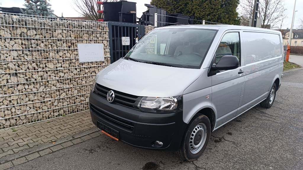Volkswagen T5 2.0 TDI, Transporter, Kasten, Werkstattschränke - Koffer Transporter: das Bild 2 Volkswagen T5 2.0 TDI, Transporter, Kasten, Werkstattschränke - Koffer Transporter: das Bild 2