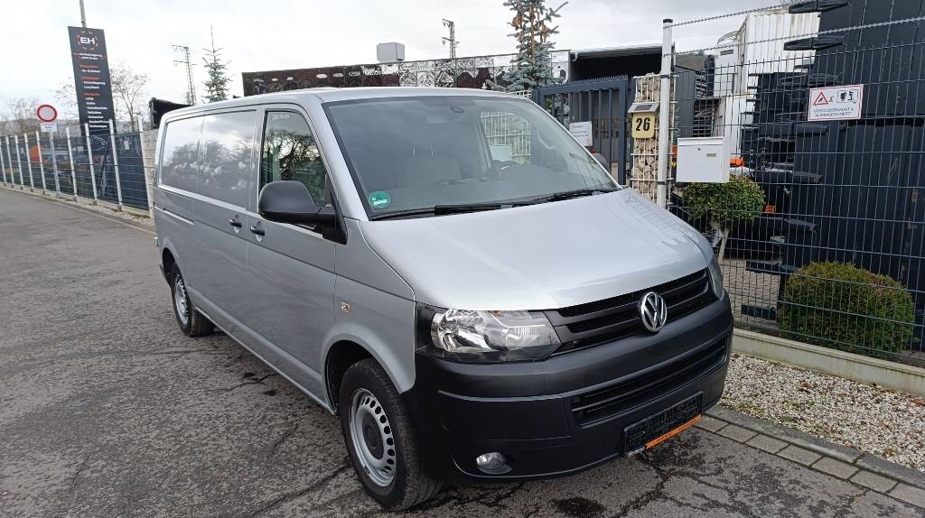 Volkswagen T5 2.0 TDI, Transporter, Kasten, Werkstattschränke - Koffer Transporter: das Bild 1 Volkswagen T5 2.0 TDI, Transporter, Kasten, Werkstattschränke - Koffer Transporter: das Bild 1