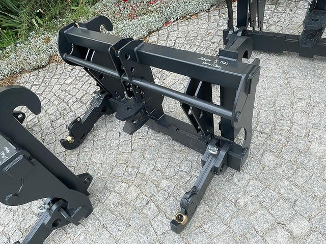 Big Adapter Kramer / Claas Scorpion auf 3 Punkt Aufnahme - Anbauteil: das Bild 1 Big Adapter Kramer / Claas Scorpion auf 3 Punkt Aufnahme - Anbauteil: das Bild 1