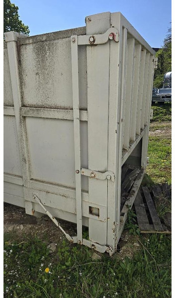 Big Hakenliftcontainer mit 5000 l Tank - Lagertank: das Bild 4 Big Hakenliftcontainer mit 5000 l Tank - Lagertank: das Bild 4