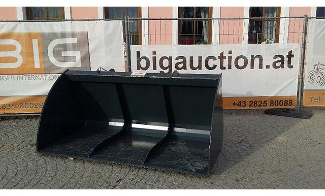 Volumenschaufel 240 cm mit Kramer 312 Aufnahme - Schaufel: das Bild 2 Volumenschaufel 240 cm mit Kramer 312 Aufnahme - Schaufel: das Bild 2