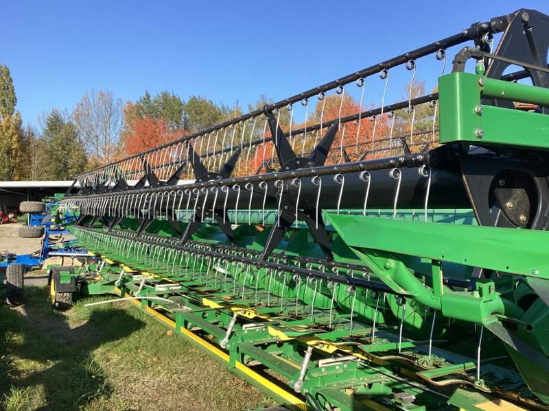 John Deere T660i mit 630X Schneidwerk - Mähdrescher: das Bild 3 John Deere T660i mit 630X Schneidwerk - Mähdrescher: das Bild 3