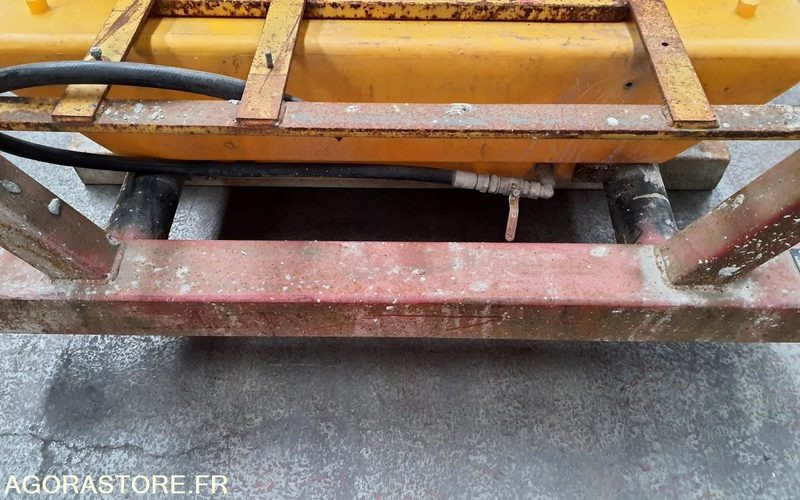 Réservoir d'eau divers pour SKID 940L pour pales - Anbauteil für Baumaschine: das Bild 5 Réservoir d'eau divers pour SKID 940L pour pales - Anbauteil für Baumaschine: das Bild 5