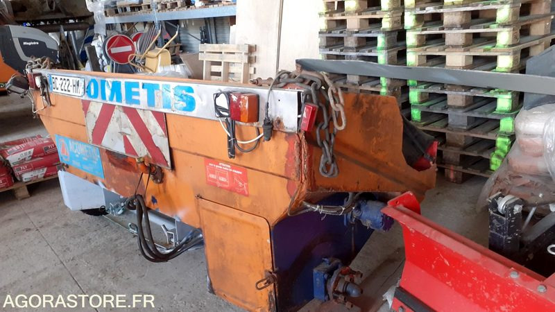 Saleuse ACOMETIS - Andere Technik: das Bild 4 Saleuse ACOMETIS - Andere Technik: das Bild 4
