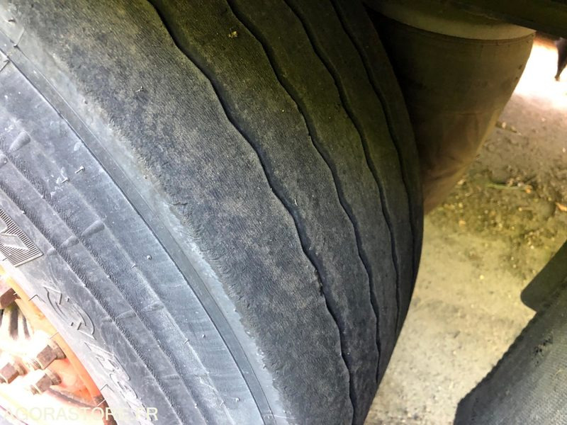 Semi Krone fourgon et Rideau fit ÉTANCHE ET ROULANTE – Finanzierungsleasing Semi Krone fourgon et Rideau fit ÉTANCHE ET ROULANTE: das Bild 6