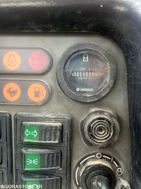BALAYEUSE/RAMASSEUSE AUSA BD202HL 2015 212 HEURES - Kehrmaschine: das Bild 2 BALAYEUSE/RAMASSEUSE AUSA BD202HL 2015 212 HEURES - Kehrmaschine: das Bild 2