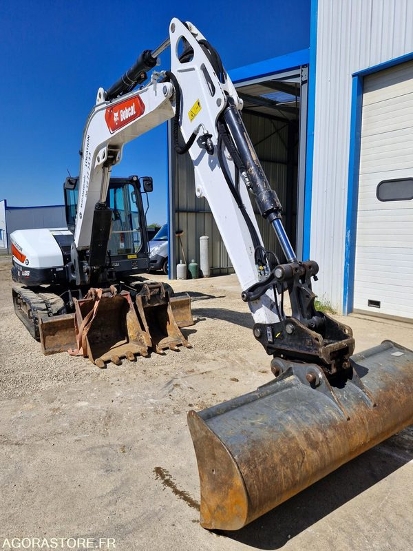 BOBCAT E88 2023 1350h avec godet TILT - Minibagger: das Bild 1 BOBCAT E88 2023 1350h avec godet TILT - Minibagger: das Bild 1