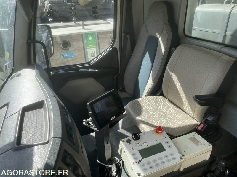 BOM 26T avec LC auto 851 - Müllwagen: das Bild 4 BOM 26T avec LC auto 851 - Müllwagen: das Bild 4