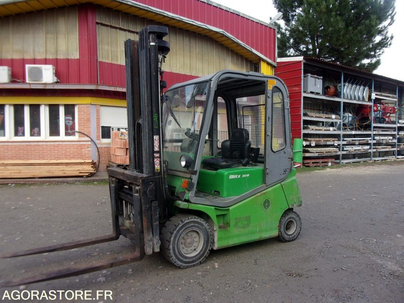 CHARIOT ÉLÉVATEUR 3 TONNES POSITIONNEUR DE FOURCHES ELECTRIQUE CESAB - Elektrostapler: das Bild 2 CHARIOT ÉLÉVATEUR 3 TONNES POSITIONNEUR DE FOURCHES ELECTRIQUE CESAB - Elektrostapler: das Bild 2