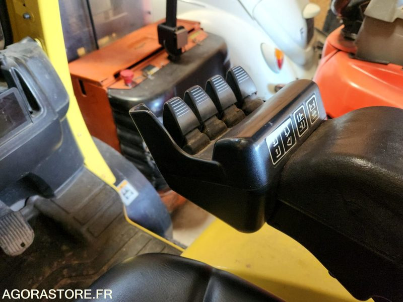 CHARIOT ELEVATEUR DIESEL 3T5 HYSTER H3.5FT - 2007 - 1033 heures - Dieselstapler: das Bild 4 CHARIOT ELEVATEUR DIESEL 3T5 HYSTER H3.5FT - 2007 - 1033 heures - Dieselstapler: das Bild 4