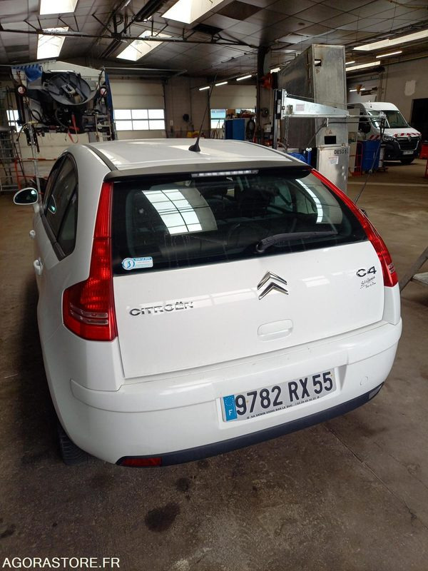 CITROEN C4 PACK AMBIANCE HDI92 - 2007 - PKW: das Bild 5 CITROEN C4 PACK AMBIANCE HDI92 - 2007 - PKW: das Bild 5